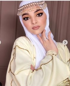 Hijab Couple, Muslim Women Clothing, Hijab Hipster, Afghan Girl, Muslim Women Hijab, Bridal Photoshoot, Muslim Fashion Outfits, Arab Women, Turkish Beauty