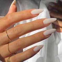 White Almond Nails, Milky Nails, White Acrylic Nails, Casual Nails, Almond Acrylic Nails, Stick On Nails, Classy Nails, Short Acrylic Nails