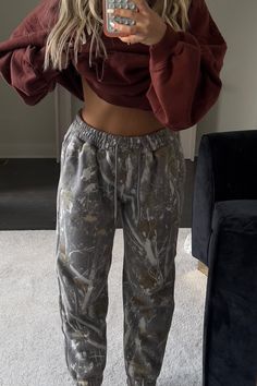 Essential Sweatpant curated on LTK Camo Sweatpants Outfit, Camo Sweatpants, Southern Outfits, Cute Country Outfits, Western Wear Outfits, Cute Comfy Outfits, Fall Fits, Cute Everyday Outfits, School Fits