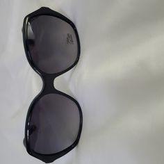 Brand New Stylish Saks Fifth Ave Sunglasses. Extremely Light And Comfortable. These Are Brand New. Never Worn Before. Tag Slipped Off And Has Been Misplaced. Blue Sunglasses, Oval Sunglasses, Stretch Leggings, Oversized Sunglasses, Black Sunglasses, Prescription Sunglasses, Colored Sunglasses, Designer Sunglasses, Saks Fifth