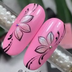 Nail Art Courses, New Nail Art Design, Rose Nail Art, Nail Drawing, Rose Noir, Floral Nail Designs, Butterfly Nail Art, Pink Nail Art