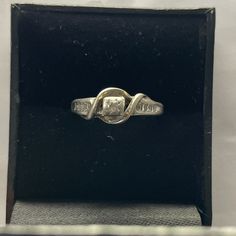 Size 7 Vintage Sterling Silver Engagement Ring, Natural Round Diamond Center Stone, Natural Baguette Diamond Side Stones. Silver Engagement Ring, Sterling Silver Engagement Rings, Ring Color, Baguette Diamond, Womens Jewelry Rings, Vintage Sterling Silver, Round Diamond, Round Diamonds, Diamond Ring