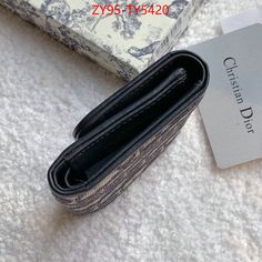 Size: 10cm*8.5cm*2cm It comes with Dust box, Care manual, Tag, and Paper bag. Louis Vuitton Shirt, Chanel Shirt, Gucci Gg Marmont, Wallet Fashion, Formal Style, Branded Handbags, Luxury Accessories, Party Fashion, Christmas Sale