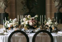 wedding table setting Vintage Table Setting Wedding, Vintage Wedding Table Settings, Table Setting Wedding, Elegant Wedding Table, Vintage Table Setting, Wedding Table Setting, Wedding Abroad, Luxury Destination Wedding, Destination Wedding Planning