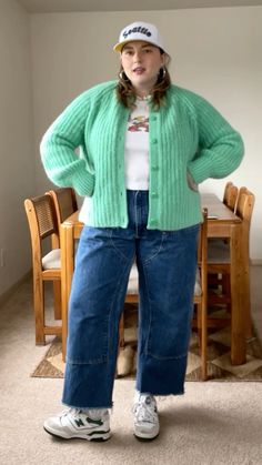 sézane emile cardigan, double knee jeans, new balance outfit, spring fashion Funky Fashion Outfits, Emile Cardigan, Midsize Ootd, Balance Outfit, Edgy Work Outfits, Double Knee Jeans, Plus Size Chic