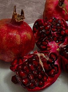 Visuell Identitet, Pomegranate Art, Fruit Photography, Red Aesthetic, Art Reference Photos, Aesthetic Photo, Pomegranate, Art Inspo, Art Reference