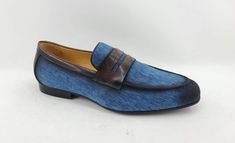 Style: 714-03-Blue/Brown Stylish and Extremely Comfortable, this Unique Woven Burnished Canvas slip-on Loafer from the Carucci collection features Embossed Calfskin Penny Slot Keeper, Soft Calfskin lining & Trim, and a clean welt! Cordovan Shoes, Shoe Horn, Shoe Tree, Horse Hair, Suede Shoes, Shoe Box, New Shoes, Blue Brown, Leather Shoes