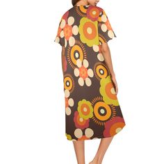 70's Hippie Flower Power Muumu Lounger House Dress - 7724008210587 Modern Duvet, Mid Century Modern Curtains, Modern Blankets, Retro Phone Case, 70s Hippie, Retro Phone, Hippie Flowers, 70s Retro, House Dress