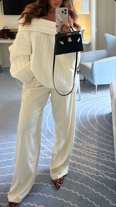 Classy outfit ideas | Chic style inspo | fits outfit inspo | that girl #chicoutfits #classy Business Professional Outfits, Neutral Outfits, Winter Neutral, Stylish Work Attire, Office Outfits Women, Corporate Outfits, Summer Inspo, Outfit Look, Business Professional