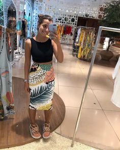 Beach Trip Outfits, Adoro Farm, University Style, Skirt And Sneakers, Look Fashion, Perfect Outfit, Skirt Fashion, Costa Rica, Read More