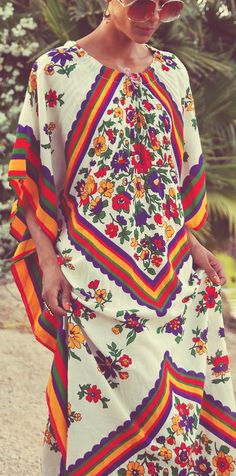 Caftan Mexican Clothing, Tenun Ikat, Boho Mode, Estilo Hippie, 1970s Fashion, Indie Outfits, Glam Rock, Kaftan Dress, Boho Stil