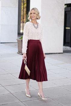 What Color Goes With Burgundy, Traditional Heels, Trendy Date Night Outfit, Skirts Outfits, Leather Skirt Outfit, White Pleated Skirt, Burgundy Skirt, Sparkle Skirt, Casual Outfit Inspiration