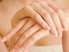 Do you want gorgeous, long and healthy nails? You have come to the right place. Check out these 25 easy and natural nail care tips and tricks to try at home. Hand Care Routine, Nail Care Tips, Nail Care Routine, Brittle Nails, Beauty Tips For Skin, Best Beauty Tips, Pretty Hands, Nail Health, Manicure At Home