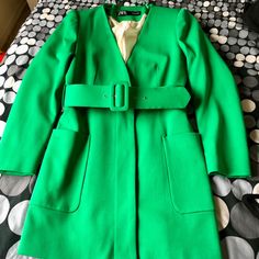 Zara Brand Small Size Chic Long Sleeve Green Blazer, Belted Long Sleeve Outerwear For Spring, Belted Long Sleeve Spring Outerwear, Spring Belted Long Sleeve Outerwear, Spring Long Sleeve Belted Outerwear, Green Spring Office Outerwear, Chic Fitted Green Outerwear, Elegant Green Spring Outerwear, Zara Spring Long Sleeve Outerwear