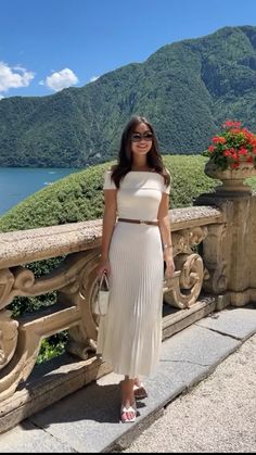 Classy Outfits For Women Aesthetic, Classic And Elegant Outfits For Women, Luxe Minimalism Fashion, Feminine Classy Aesthetic, Classy Clothing Aesthetic, Europe Spring Fashion 2024, Summer Quite Luxury Outfit, Country Club Aesthetic Black Women, Romantic Chic Style Outfits