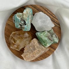 Manifestation Crystal Set - Soulfulvibesco Healing Crystals Meanings, Green Calcite, Crystals For Manifestation, Higher State Of Consciousness, Crystal Healing Stones, Crystal Meanings, Crystal Set, Healing Stones, Clear Quartz