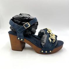 Bella-Vita Women's Navy Blue Suede Leather Open Toe Platform Sandals / Heels With Gold Chain Embellishment On Vamp. Women's Size 9 Extra Wide Width. Condition: New Without Box. New To Poshmark? Sign Up Using Invite Code: Tentoday For $10 Off Your Purchase! Casual Career Professional Work Everyday Classic Office Comfort Date Night Out Modern Summer Winter Fall Spring Blogger Casual Minimalist Trends Trendy Favorite Fashion Comfortable Every Day Wardrobe Staple 90s 90's Y2k Ballet Flats Slip On Lo Heels With Gold Chain, Preppy Party, Clogs Heels, Vacation Shoes, Classic Office, Feminine Romantic, Platform Clogs, Espadrilles Platform, Fashion Comfortable