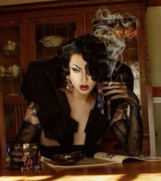 Mrs Bella, Violet Chachki, Dark Feminine Aesthetic, Photoshoot Themes, Photoshoot Concept, Estilo Punk, Feminine Aesthetic, Pose Reference Photo, Art Poses