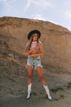 ~ 100% Cotton ~ Distressed shorts ~ Model is 5'9" wearing a size Medium ~ Model is 5'11" wearing a size Small Short Models, Distressed Shorts, Mom Shorts, Denim Overalls, Body Types, Jay, Denim Shorts, Overalls, Size Medium