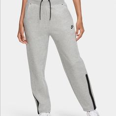 New! Nike Women’s Sportswear Tech Fleece Sweatpants Cw4294 063 Sz Xxl. Condition Is "New With Tags". Fleece Pants Women, Loose Fit Pants, Nike Sportswear Tech Fleece, Nike Sportswear Women, Nike Tech Fleece, Fleece Sweatpants, Nike Tech, Tech Fleece, Fleece Pants