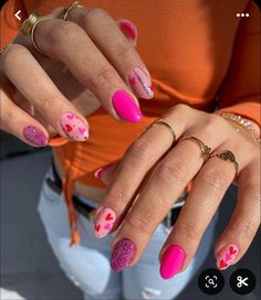 Super Short Oval Nails, Modern Ranch House Exterior, Small Ranch House, Modern Ranch House, Nails Styles, Ranch House Designs, Ranch House Exterior, Red Valentine