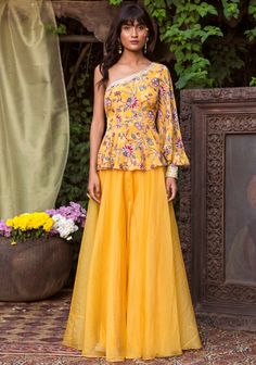 Chhavvi Aggarwal-Yellow Palazzo With Peplum Top-INDIASPOPUP.COM Mehndi Outfit Ideas For Bridesmaid, Dresses For Mehndi Function, Indo Western Dresses, Mehndi Function, Haldi Dress, Mehndi Outfit, Mehndi Outfits, Haldi Outfits, Haldi Outfit