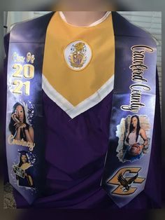 Get your personalized Graduation Stoles for your graduate special day. can be customized with your school colors and pictures.**Make sure to upload a high quality picture for best results.Great for high school and collegeinclude color spelling of name, school name, mascot, or any info that you are requesting Customizable Graduation Stole For School, Grad Picture Ideas, Graduation Stoles, Grad Pictures, High Quality Picture, Graduation Stole, Graduation Photoshoot, Instant Photos, Grad Pics