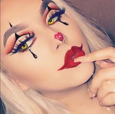 Pretty Clown Costume Women, Creepy Halloween Makeup Ideas Scary, Clown Makeup Cute, Scary Face Makeup, Creepy Halloween Makeup Ideas, Glam Clown Makeup, Halloween Makeup Ideas Scary, Clown Makeup Halloween, Best Halloween Makeup