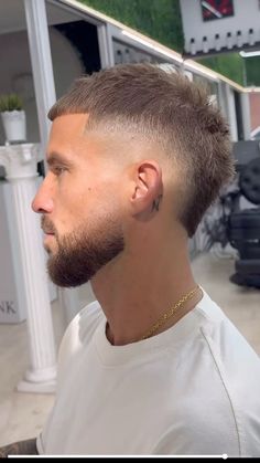 Starburst Fade Haircut, Wirtz Haircut, High Fade Short Hair, Buzzcut Burst Fade, Mullet Men Short, Mens Fade Haircut Medium, Modern Buzzcut Men, Buzzed Mullet, Men Short Mullet