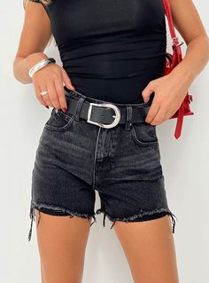 Denim shorts   Zip & button fastening, belt loops at waist, raw cut hem, classic five-pocket design, branded patch at back   Non-stretch, unlined   100% cotton Denim Shorts Black, Pink Formal Dresses, Fleece Dress, Sweatshirt Set, Outerwear Outfit, Loungewear Sets, Slim Fit Shorts, Casual Tank Tops, Tops Fall