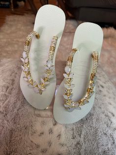 Handmade Bridal flip flops, Jeweled Flip Flops, White sandals for woman, Wedding sandals, Beach wedding sandals, Beach sandals Gold Toe Post Flip Flops For Vacation, Elegant Party Flip Flops With Open Toe, Elegant Open Toe Party Flip Flops, Elegant Party Flip Flops, Elegant Open Toe Beach Flip Flops, Gold Sandals For Summer Beach Wedding, Elegant Beaded Beach Sandals, Elegant Open Toe Flip Flops For The Beach, Elegant Beaded Sandals For Beach