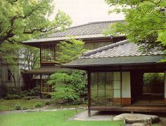 Japanese Style Architecture, Asian Style House, Japan Homes, Japanese Cottage, Japan Home