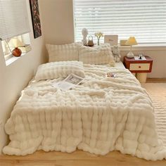 Rabbit Faux-Fur Blanket Blanket & Pillow Cover Loads Of Pillows On Bed, Fluffy Bedsheets, Big Fluffy Blanket, Aesthetics Bedroom, Bubble Blanket, Comfy Beds, Plush Bed, Fur Bedding, Bedroom Stuff