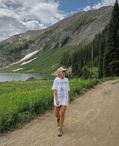 Ways To Exercise, Colorado Summer, Colorado Outfits, Mountain Outfit, Summer Hike, Camping Aesthetic, Hiking Pictures