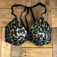 32d Pink Camo Bra Cute Straps In The Back Brand New Condition Camo Bra, 32d Bra, Pink Camo, Pink Bra, Women's Intimates, The Back, Victoria Secret Pink, Pink Ladies, Camo