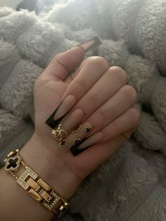 Coffin Black And Gold Nails, French Nails Black And Gold, Black And Gold French Tip Nails Square, Cute Black Birthday Nails, Black And Gold Nail Inspo Acrylic, Nail Inspo Trendy Black, Dark Color Acrylic Nails, Black Nails New Year, French Tip With Gold Charms