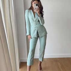 Pleat Detail Sophie Moulds, Date Outfit Fall, Date Night Outfits Spring, Night Outing, Casual Date Night Outfit, Zara Suits, Silky Pants, Outing Outfit, Fall Night