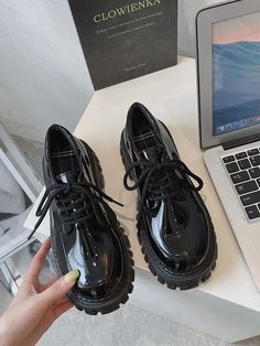 Zapatos oxford minimalista plataforma | SHEIN Women Wedges, Dr Shoes, Fashion Nova Shoes, Girly Shoes, Shoe Inspo, Black Shoes Women, Aesthetic Shoes, Swag Shoes, Women Oxford Shoes