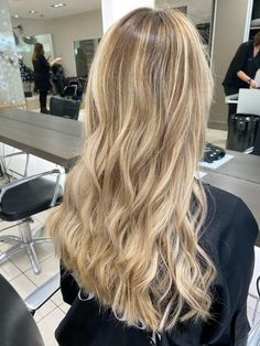 Dye Ideas, Honey Blonde Hair, Blonde Hair Inspiration, Color Inspo, Hair Inspo Color, Honey Blonde, Face Framing