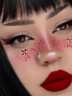 Egirl Christmas Makeup, Festive Makeup Christmas, Christmas Alt Makeup, Dark Christmas Makeup, Emo Christmas Makeup, Korean Christmas Makeup, Alt Christmas Makeup, Elf Makeup Looks Christmas