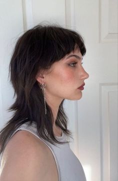 How to Rock the Mullet Haircut Trend For Women In 2024 – Ferbena.com Medium Length Mullet Shag, 70s Shag Mullet Women, Women’s Mullet Straight Hair, Brunette Mullet Women, Undercut Medium Length Hair Women, Shag Mullet Straight Hair Medium, Grown Out Mullet Straight Hair, Shag No Bangs Straight Hair, Soft Long Mullet Women