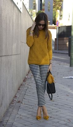 Classic Casual, Casual Chic Outfit, Casual Work Outfits, Yellow Sweater, Plaid Pants, Classic Fashion, Work Outfits Women, Business Casual Outfits