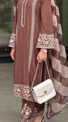 Latest Punjabi Suits, Punjabi Suit Design, Cotton Suit Designs, Shalwar Suit, Shoes Guide, Colorful Room, Embroidery Fashion Detail, Outfits Indian, Dresses Traditional