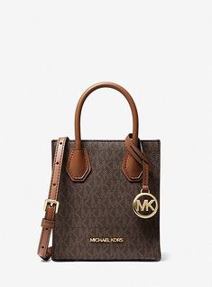 Click the link to follow it on the shopping page to purchase the product . Classy Handbags For Women, Classy Handbags, Michael Kors Handbags Crossbody, Sac Michael Kors, Hand Bags Designer, Trending Bags, Women Hand Bags, Purse Aesthetic, Michael Kors Purses