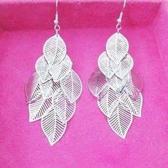 Feshionn IOBI Earrings Silver Dangling Leaf Chandelier Earrings in Gold or Silver Mesh Earrings, Leaf Chandelier, Silver Leaf Earrings, St Michael Pendant, Leaves Earrings, Earrings Nature, Earrings Dangling, Comfort Gifts, Nature Earrings