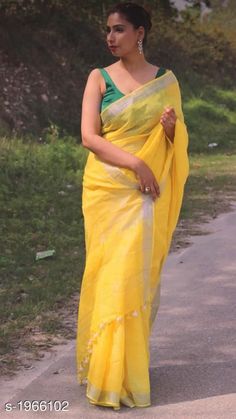 Yellow Saree With Green Blouse, Plain Yellow Saree, Colorful Saree, Plain Yellow, Buy Designer Sarees Online, Saree Blouse Styles, Kajal Agarwal, Yellow Saree, Linen Saree