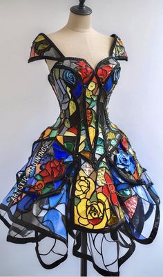 Stained Glass Dress, Animated Outfits, Alternative Weddings, Glass Dress, Paper Dresses, Recycled Dress, Art Teaching, Paper Dress, Steampunk Clothing