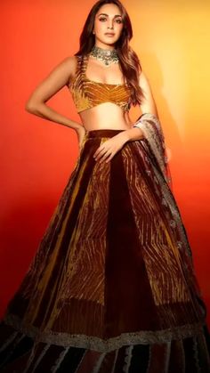 #fashion #elegant #elegantwoman #indianfashion #indianjewellery #lehenga Kiara Advani Lehenga, Ethnic Fashion Indian, Velvet Lehenga, Diwali Outfits, Yellow Lehenga, Lehenga Blouse Designs, Kiara Advani, Blouse Neck Designs, Lehenga Designs