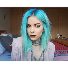 SOPHIEHANNAHRICHARDSON (@sophiehannahrichardson) • Instagram photos and videos Auburn Hair Extensions, Ash Blonde Hair Extensions, Dyed Hair Blue, Blonde Hair Extensions, Selfie Makeup, Turquoise Hair, Hair Color Crazy, Green Wig, Ash Blonde Hair