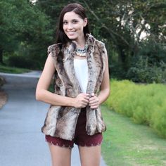 Womens Faux Fur Vest Winter Coat Overcoat Short Sleeveless Jacket Outwear M/L Style: Jacket - Sleveless Vest, Faux Fur, Two Front Pockets, Very Soft/Warm Brand: Vanilla Monkey Color: Brown Size: Ml Material: Polyester Blend S/M: From Shoulder To Bottom Hem 27" Waist 20" Bust 18" ) (M/L : From Shoulder To Bottom Hem 27" Waist 21" Bust 19") New With Tags! Thank You For Shopping With Us And Giving Us The Opportunity To Earn Your Business! Chic Sleeveless Outerwear With Faux Fur Trim, Sleeveless Outerwear With Faux Fur Trim For Fall, Fall Sleeveless Outerwear With Faux Fur Trim, Sleeveless Outerwear With Faux Fur Lining For Fall, Chic Faux Fur Vest For Fall, Sleeveless Fall Outerwear With Faux Fur Lining, Sleeveless Faux Fur Vest For Fall, Brown Faux Fur Trim Vest For Fall, Brown Vest With Faux Fur Trim For Fall